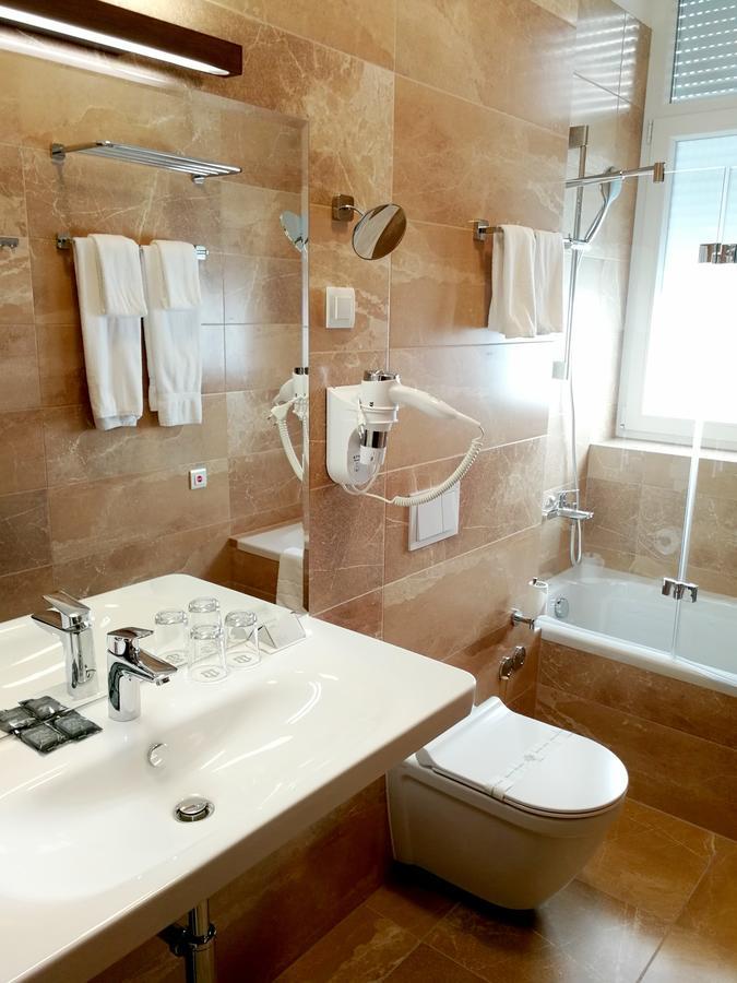 Hotel Maroon Zágráb Kültér fotó