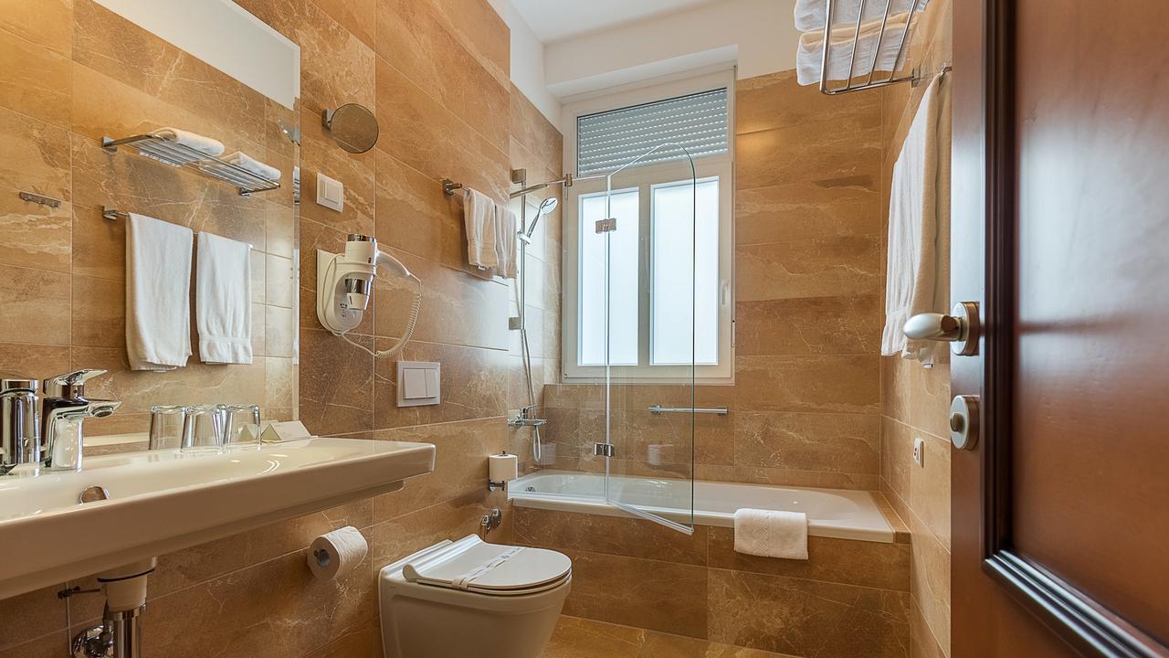 Hotel Maroon Zágráb Kültér fotó