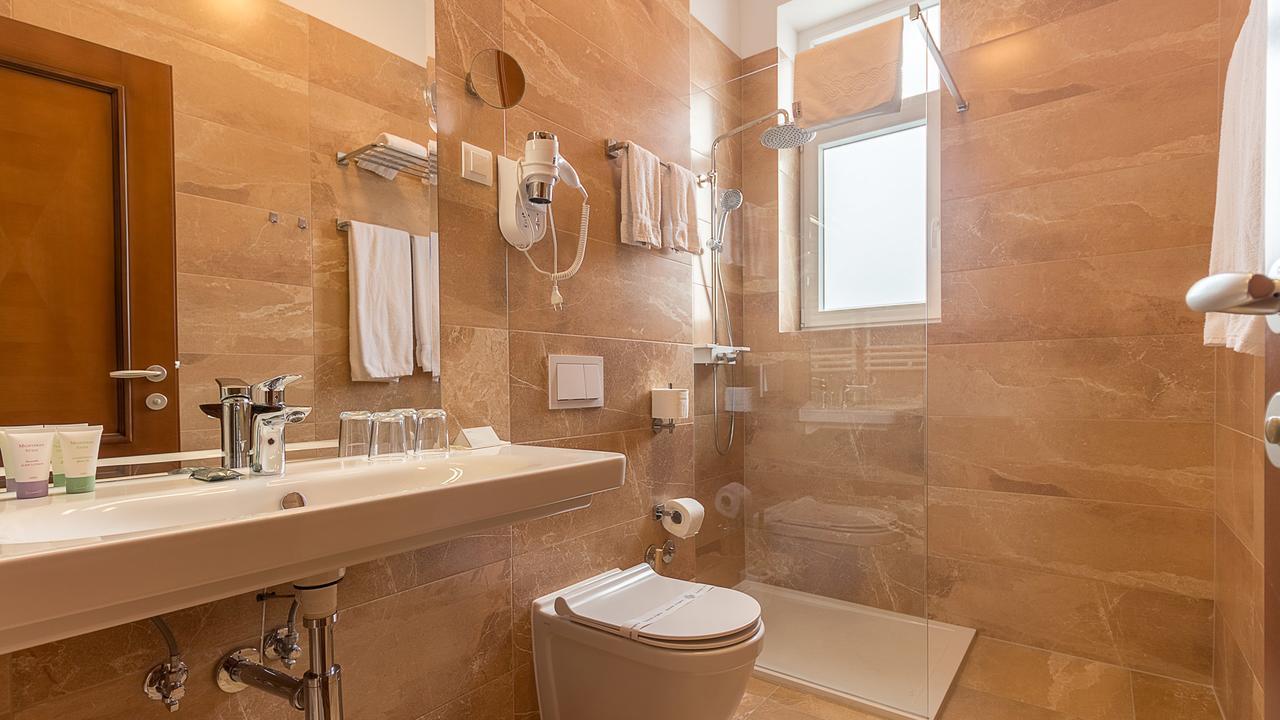 Hotel Maroon Zágráb Kültér fotó