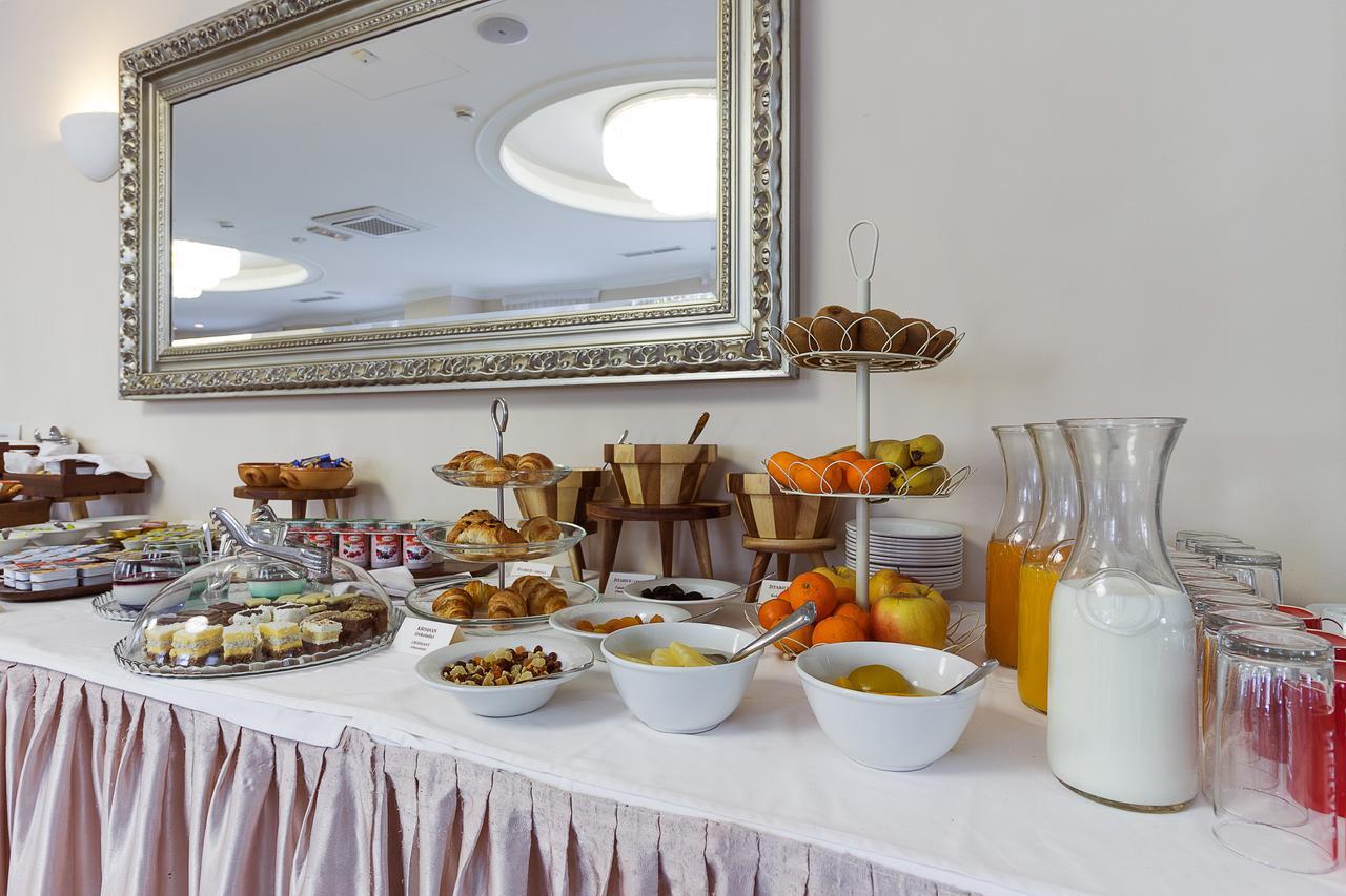 Hotel Maroon Zágráb Kültér fotó